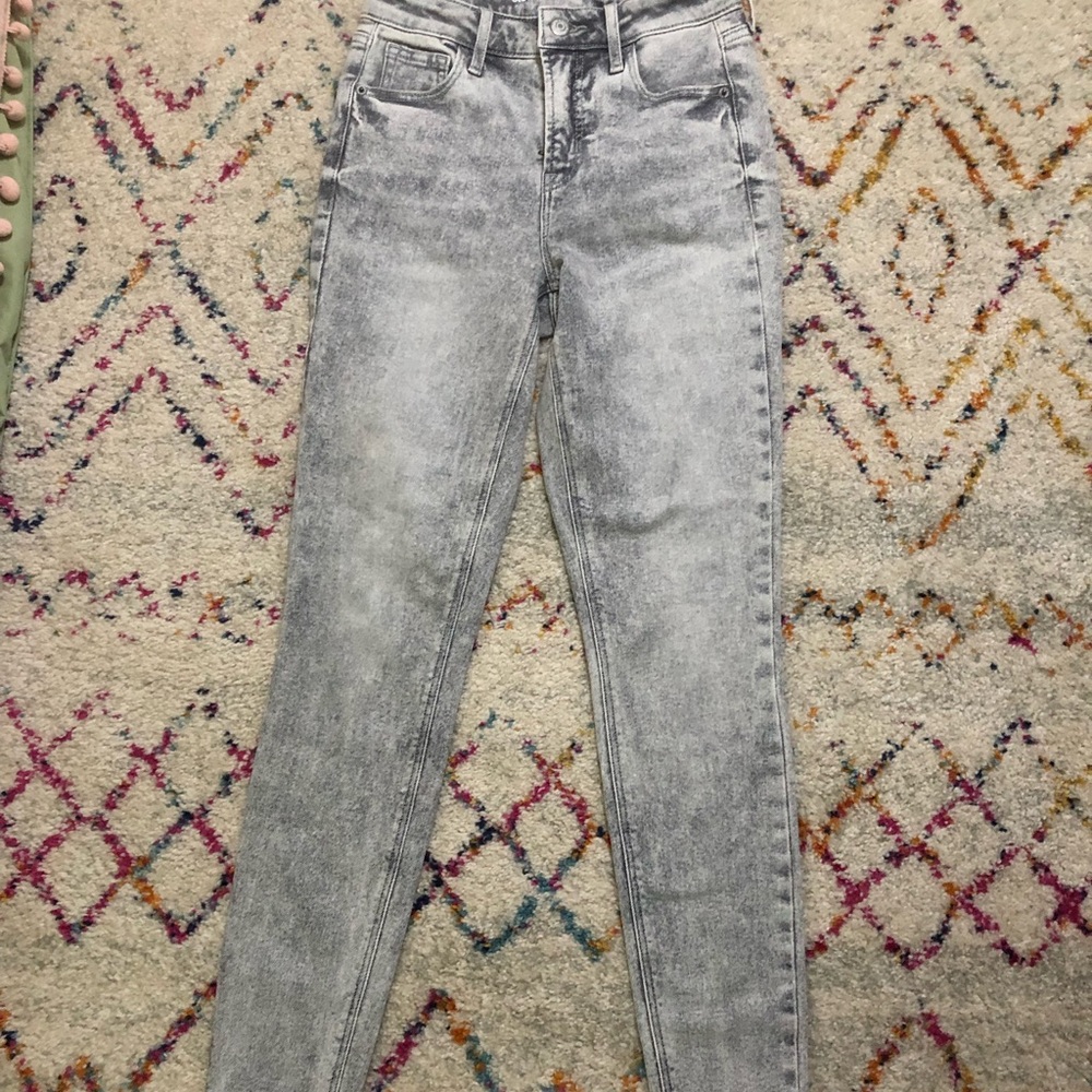 Brand new- Never worn- Old Navy size 0 jeans